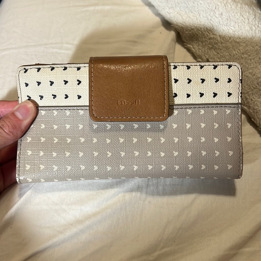 **Moving! EVERYTHING OBO** Fossil Wallet
